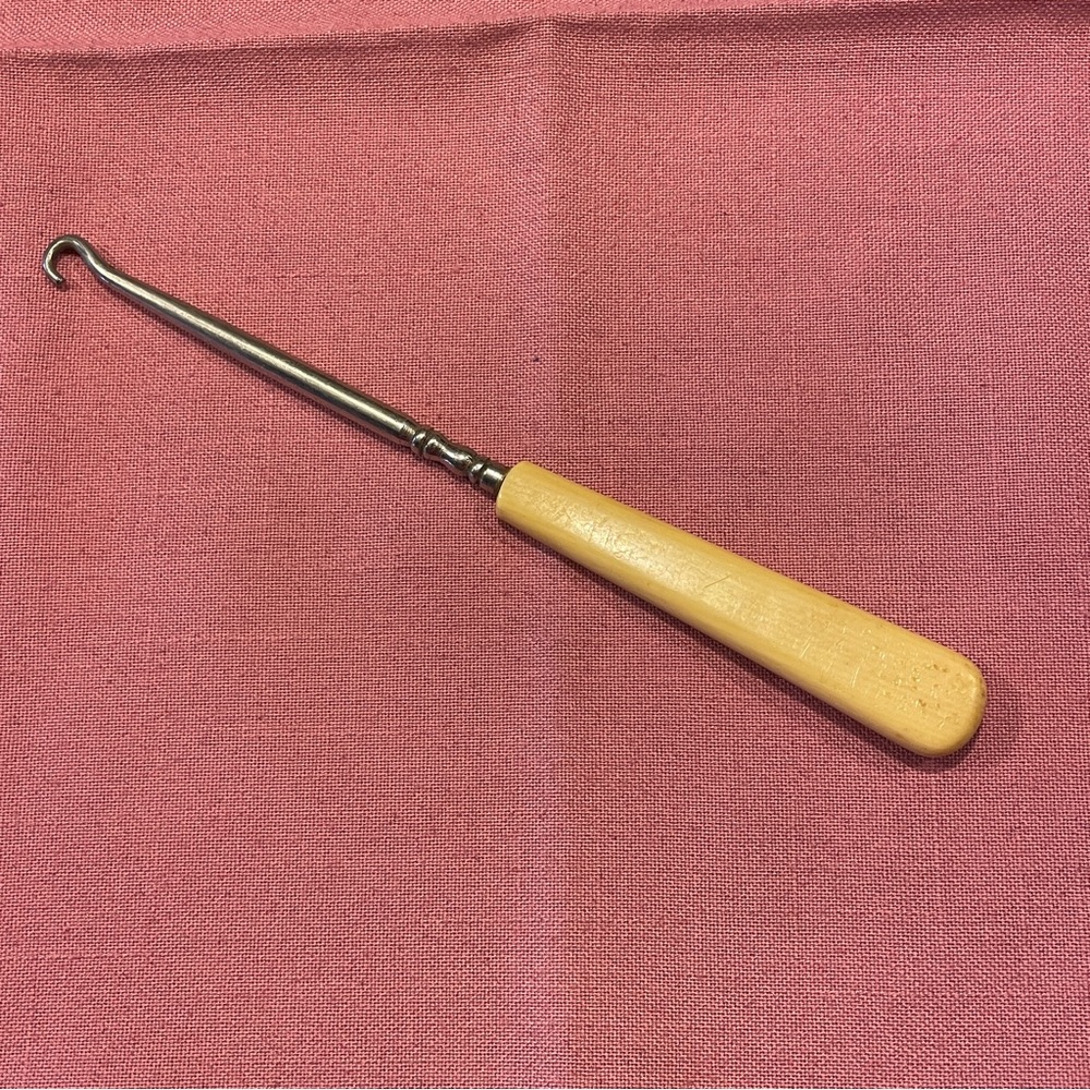 Victorian Antique Shoe Pull Button Zipper Hook Celluloid Handle Metal Shaft 7.5"